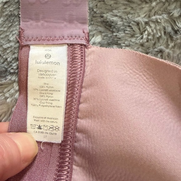 36D lululemon athletica Set of 3 Sports Bras Great Condition Blue Pink Maroon 😍 - Picture 7 of 15